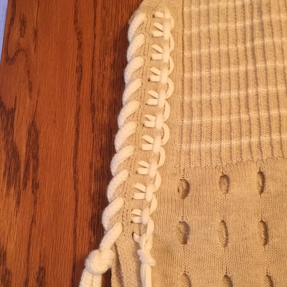 White and Warren Sweater - Picture 2 of 6